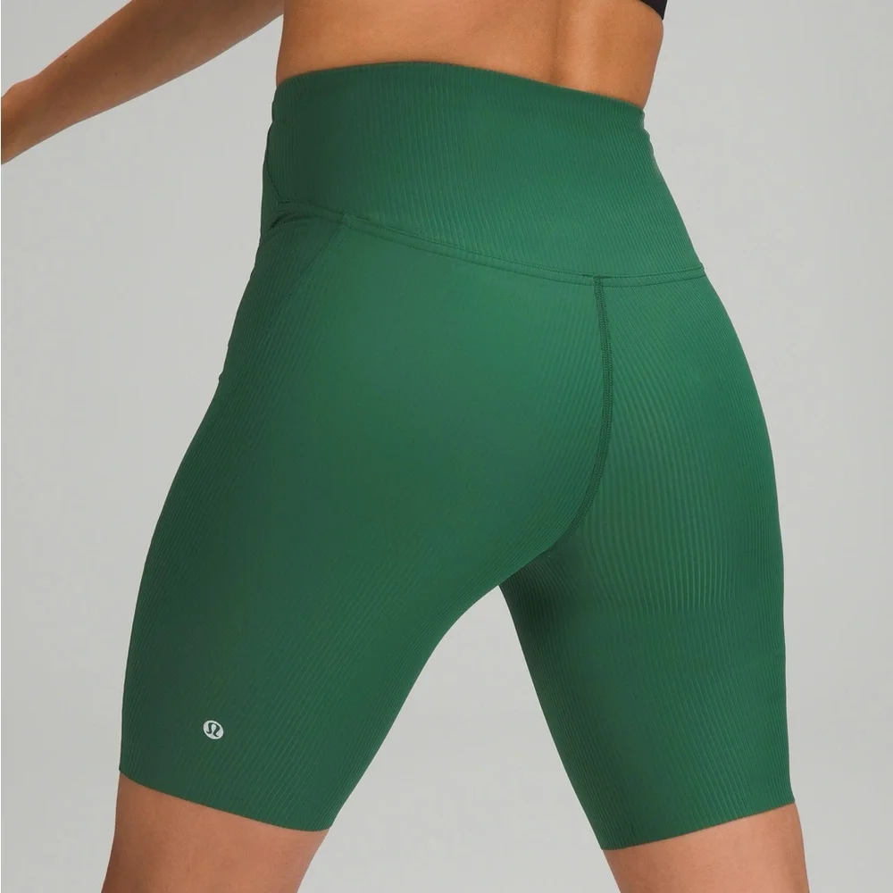 LULULEMON • HIGH WAIST RUNNING SHORTS - Picture 2 of 5